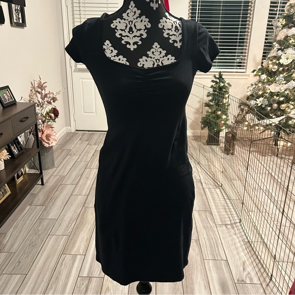 Black dress - Picture 1 of 1